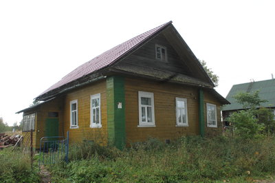 09 слева дом Муравьёвых где был магазин вход был с фасада.JPG