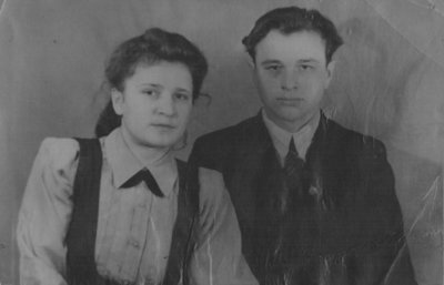 Степановы Василий и Варя 1946-48.jpg
