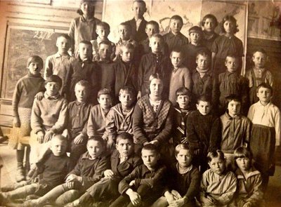 Вахонинская школа, 4 класс, 1938г, учительница Дроздова Валентина Николаевна.jpg