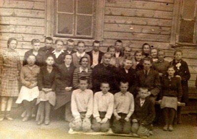 7 класс Свердловской шкоы, май 1950г.jpg