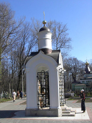 Троицкая часовня на месте снесенного храма на Смоленском кладбище в СПб.jpg
