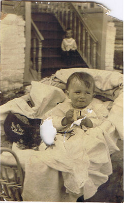 умершая дочка Баклановых3-Женя,фото 25.06.1910г.jpg