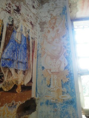 Воскресенская церковь в Сулеге. Фрагмент росписи. Двуглавый орел и императорские символы.jpg